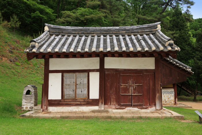 장릉(莊陵)의 수복방 정면